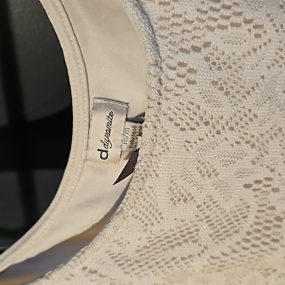 Lace dress - Picture 2 of 3